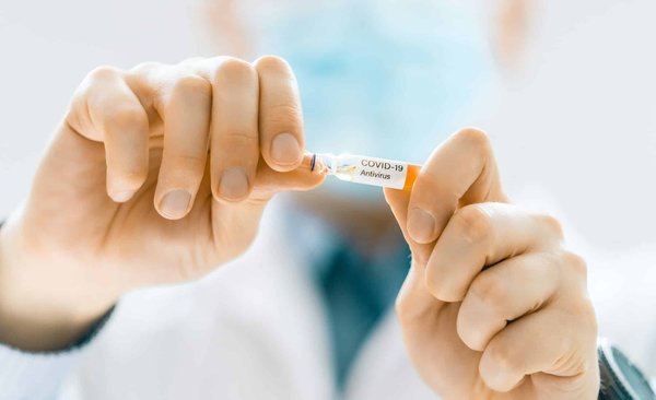 Comment les professionnels de santé peuvent-ils mieux aborder la question de la violence domestique chez les patients?